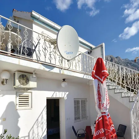 Apartment Gorgeous In With House Sea View